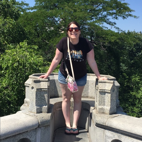 Meet your Posher, Stephanie - Picture 2 of 2