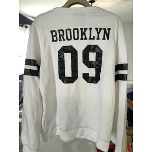 BROOKLYN CALLING N.Y.C sweatshirt NWOT