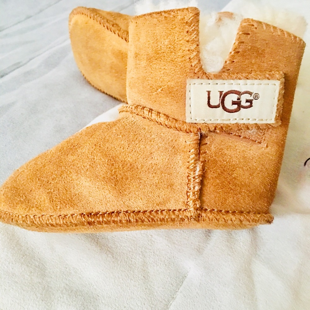 ❌SOLD❌Authentic Baby Brown Uggs Size 0-6 months