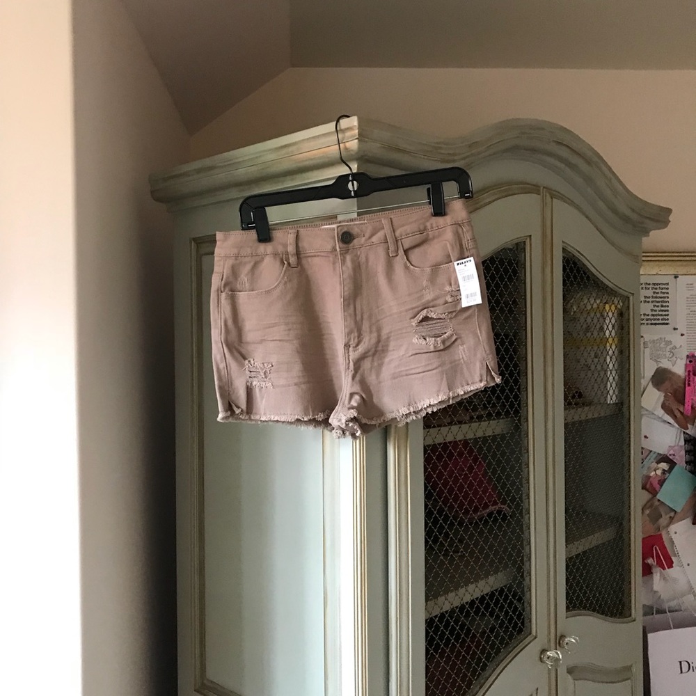 Tillys Taupe Shorts Never Worn