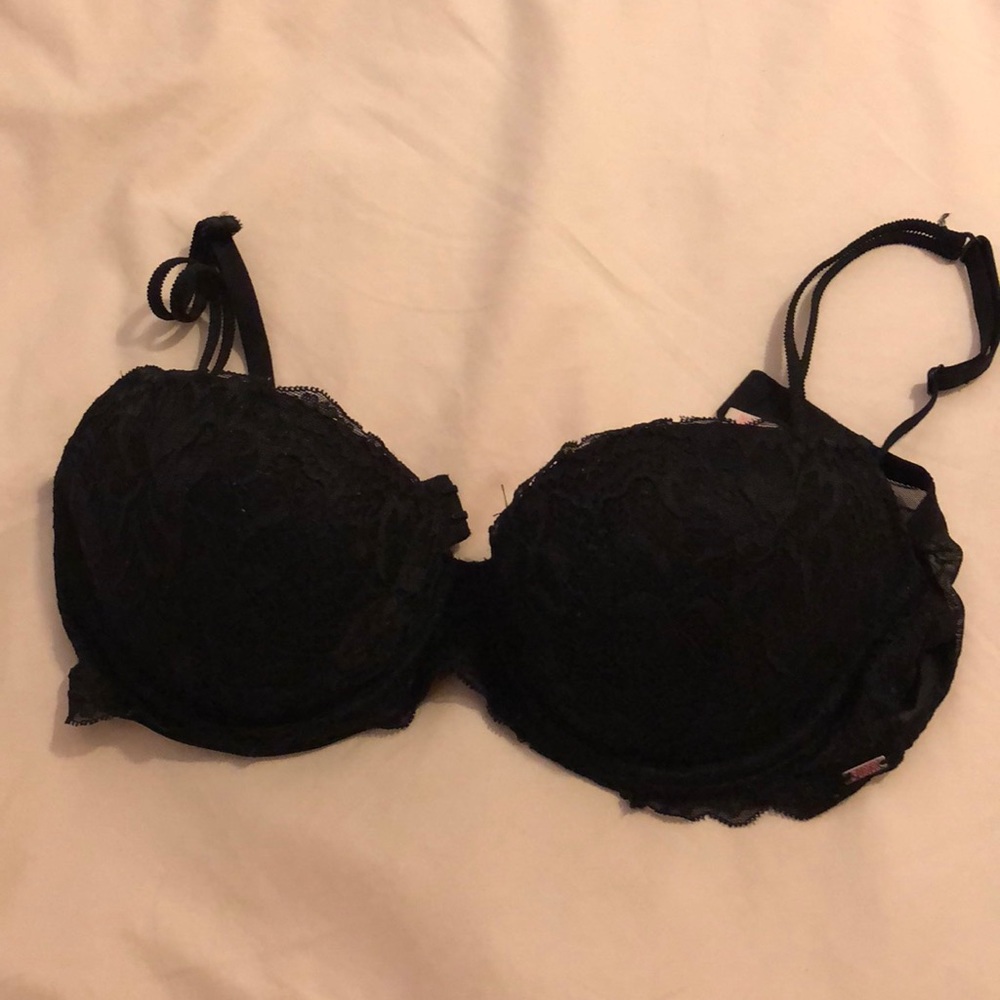 Victoria’s Secret PINK push up bra