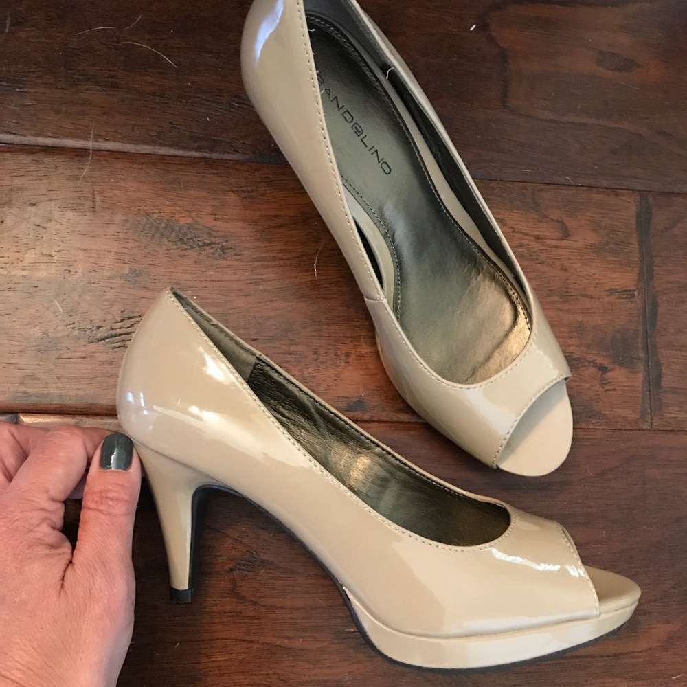 Bandolino peep toed heels