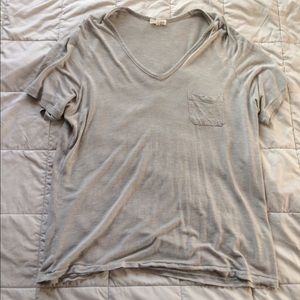EUC Aritzia V-Neck T-Shirt