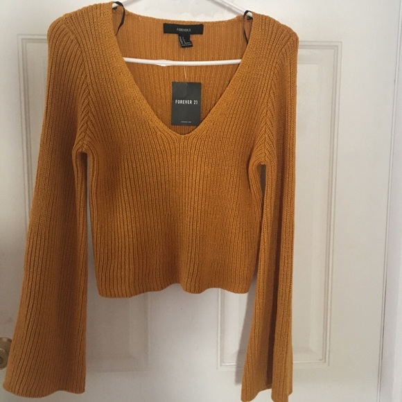 Tops - Women's crop sweater