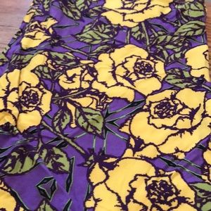 Lularoe TC yellow rose leggings