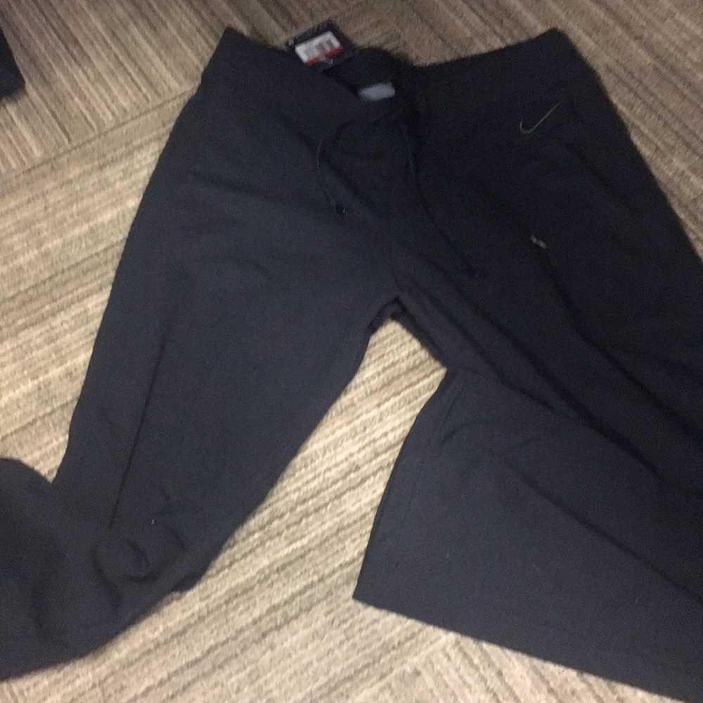 Women’s Nike work out pants!