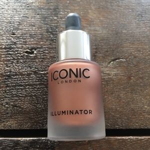 Iconic Glow Highlighter