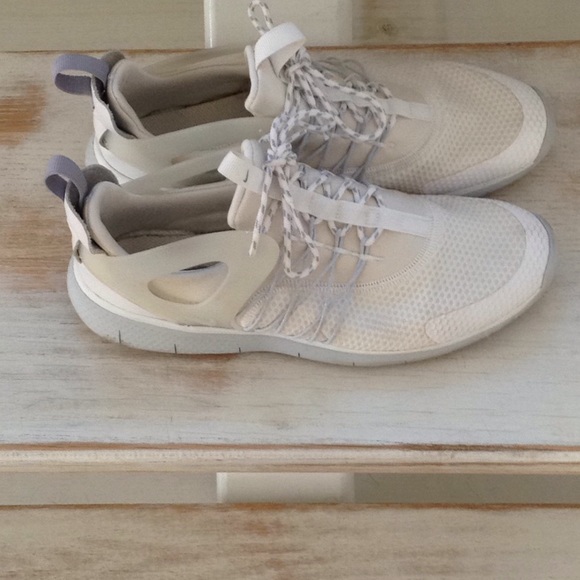 Nike sneakers - Picture 2 of 2