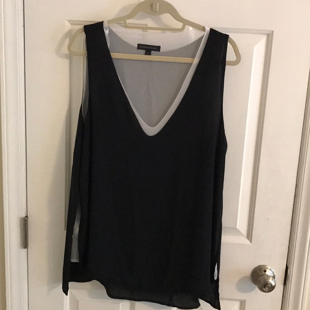 Banana Republic XL black and white blouse