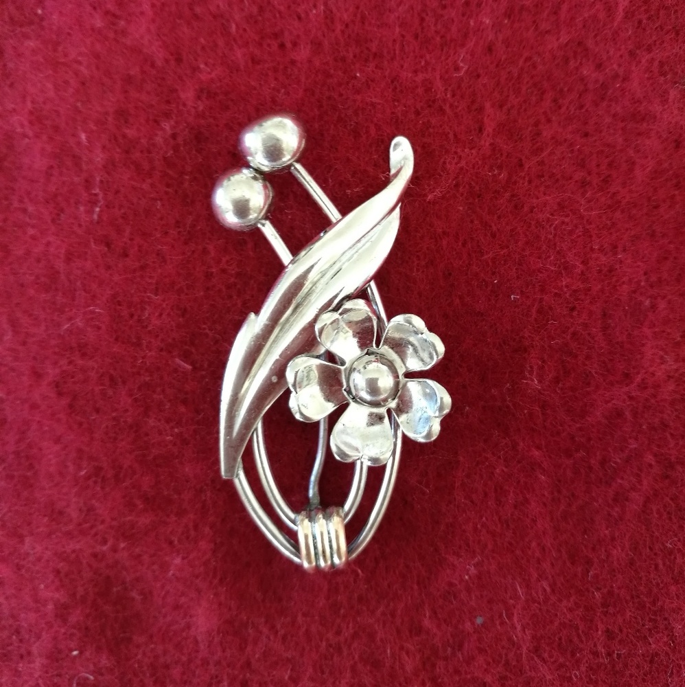 Van Dell Vintage 12K Gold Filled Pin