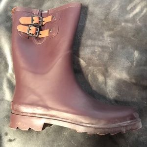 Chooka mid-rise ankle rain boots