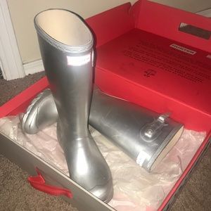 They don’t fit anymore sadly these are very cute!!