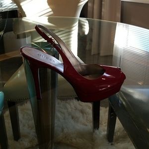 GUESS Red patent heels