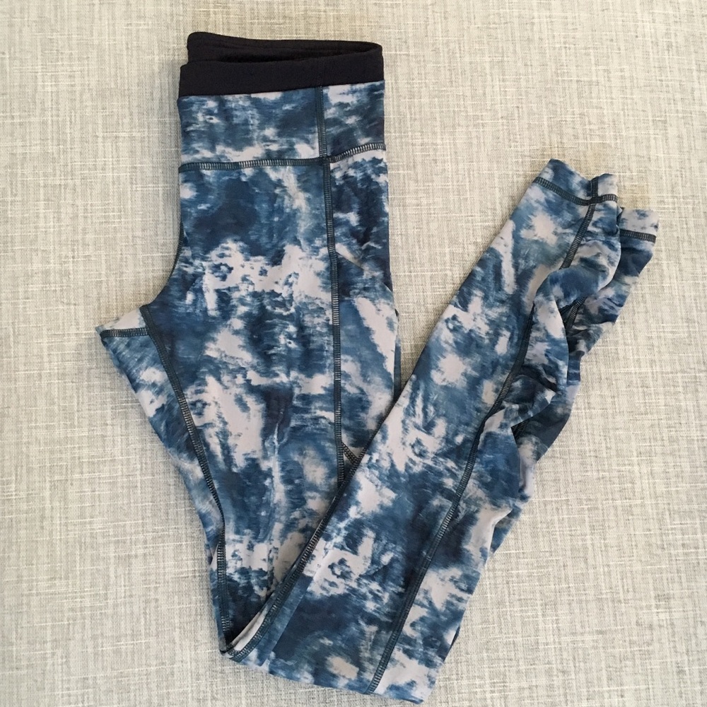 NWOT Lululemon speed tight 4
