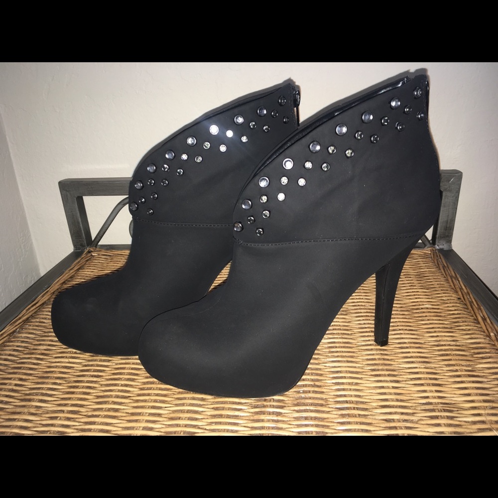 Black heeled booties