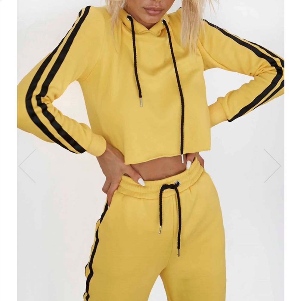Crop hoodie and jogger outfit
