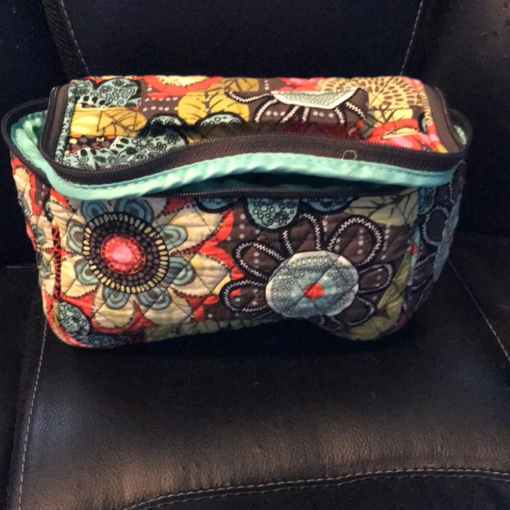 Travel tote in Flower Shower