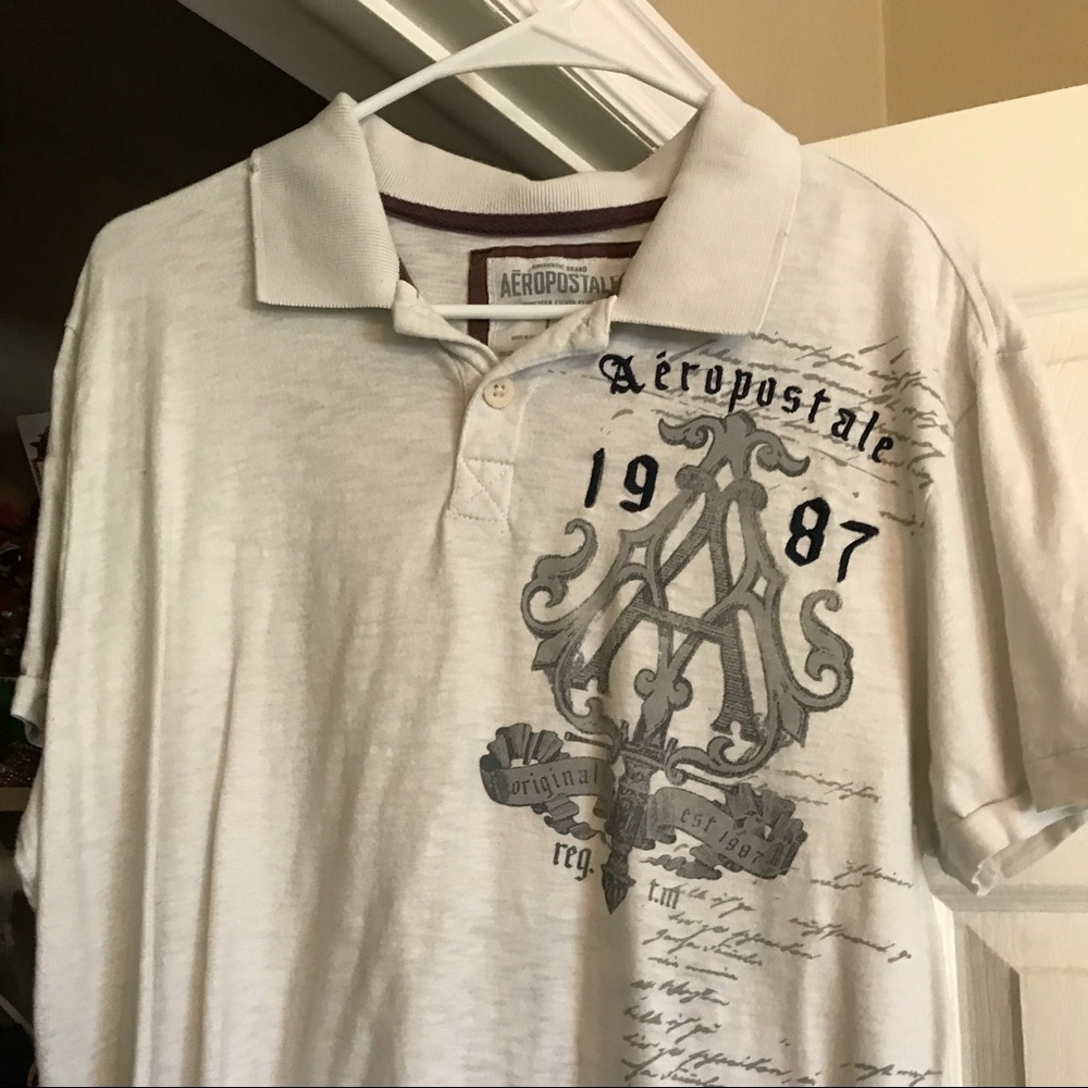 Men’s Aeropostale large