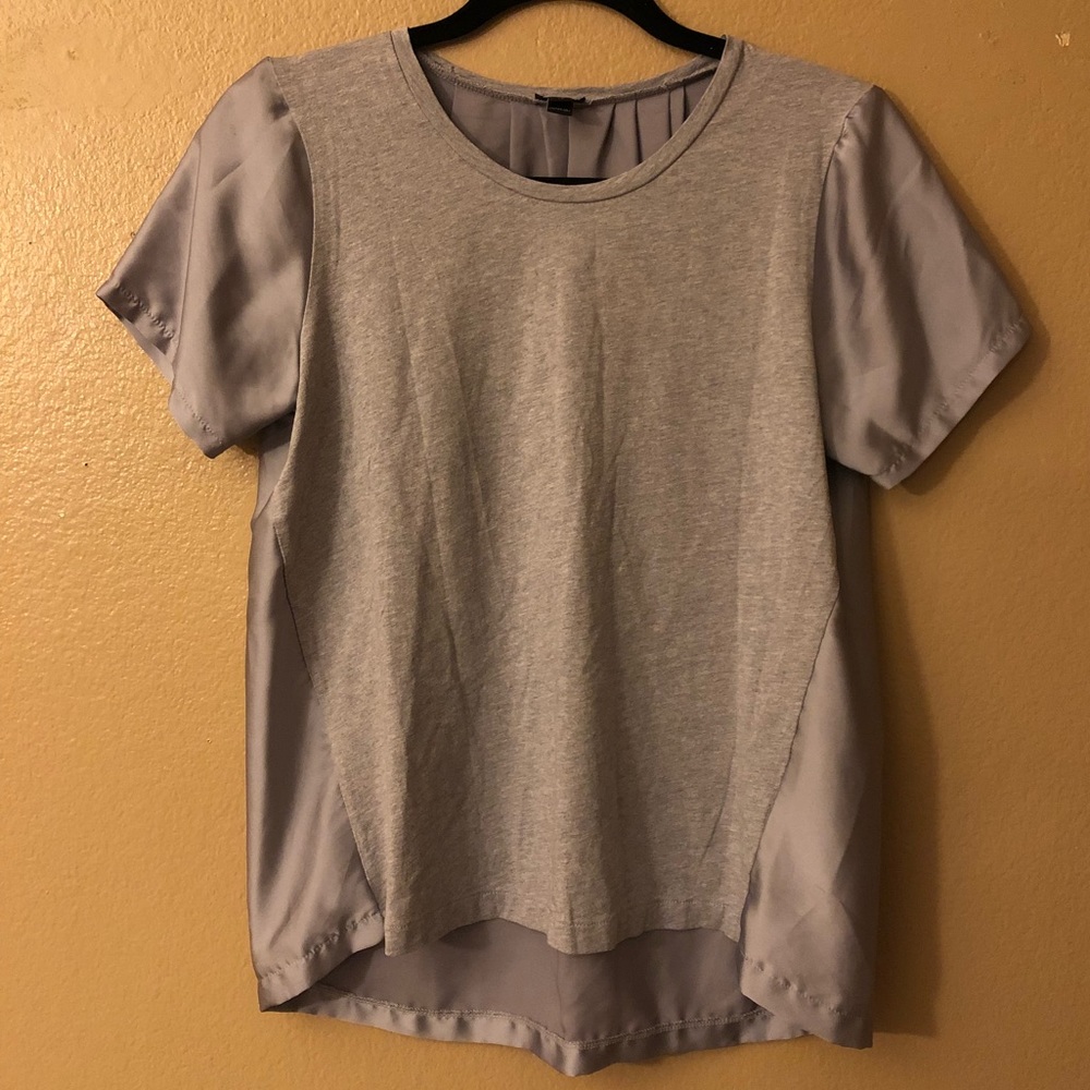 🔥SALE🔥 J. Crew top gray Short Sleeve