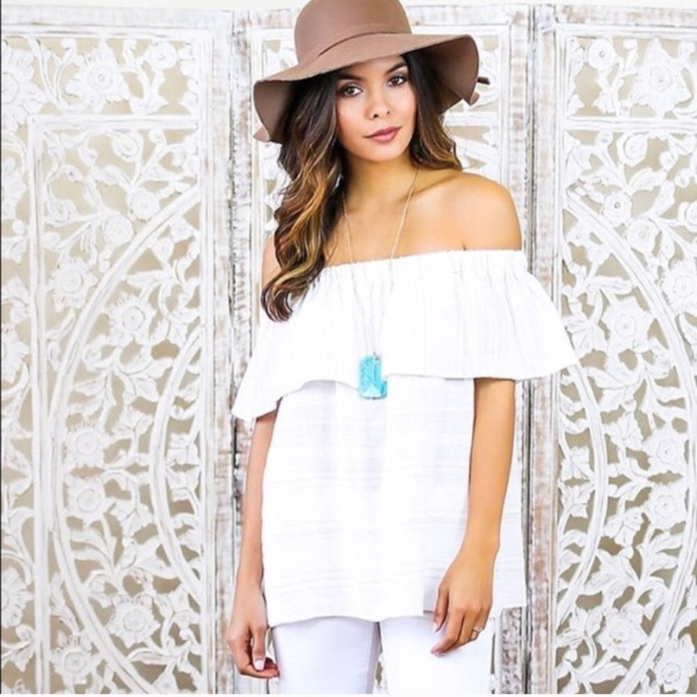 Off the shoulder Vici Collection top