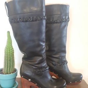 UGG Leather clog heeled, shearling lined boot