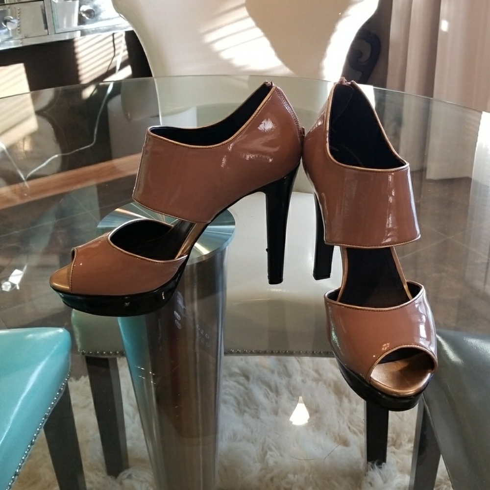 BCBG Peeptoe heels