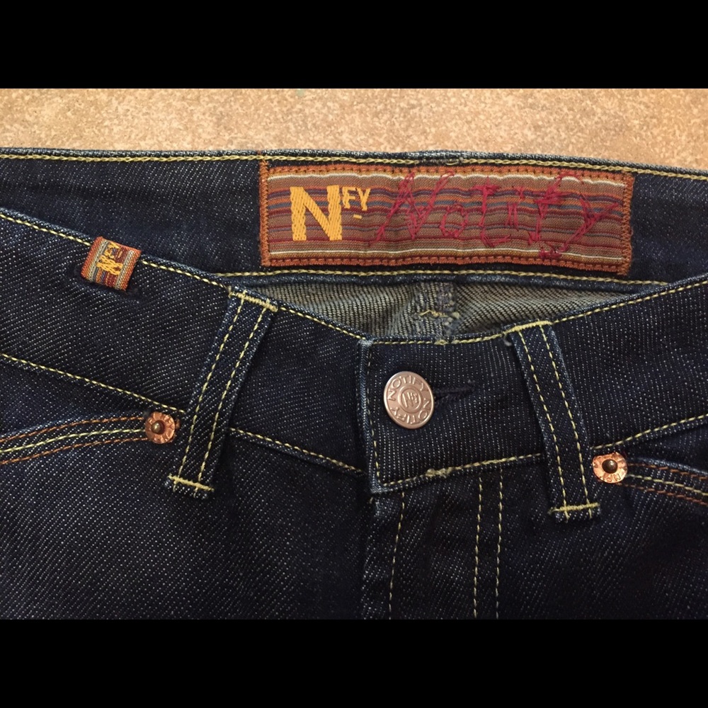 27 x 36 Notify Anemone Jeans
