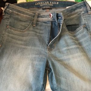 american eagle light wash jeans