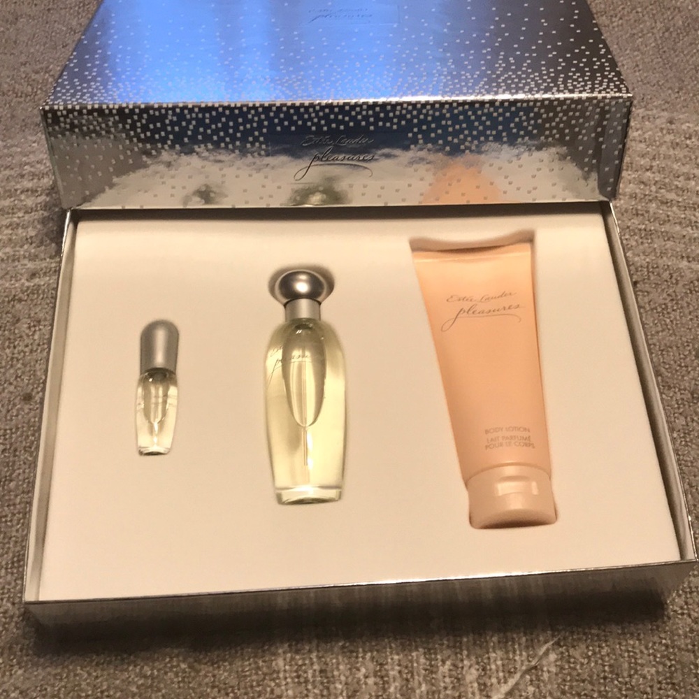 Perfume gift set, Estée Lauder Pleasures