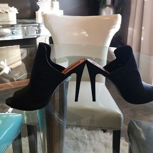 Mule Heels