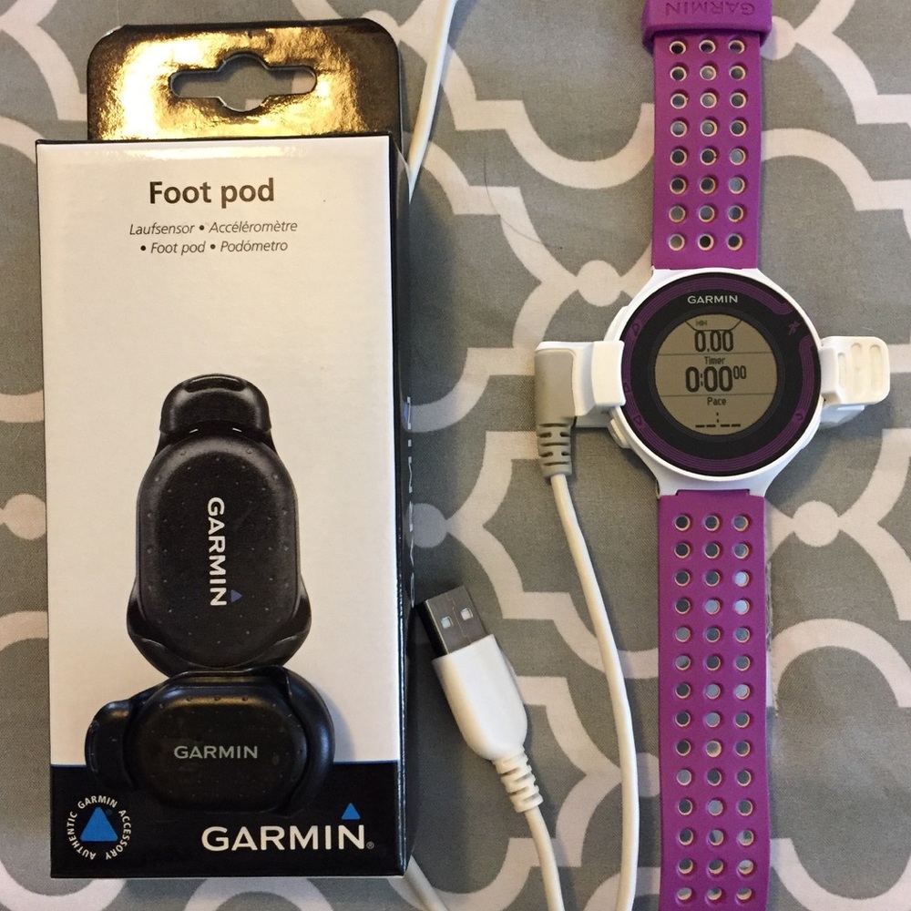 Garmin Forerunner 220 with Foot Pod