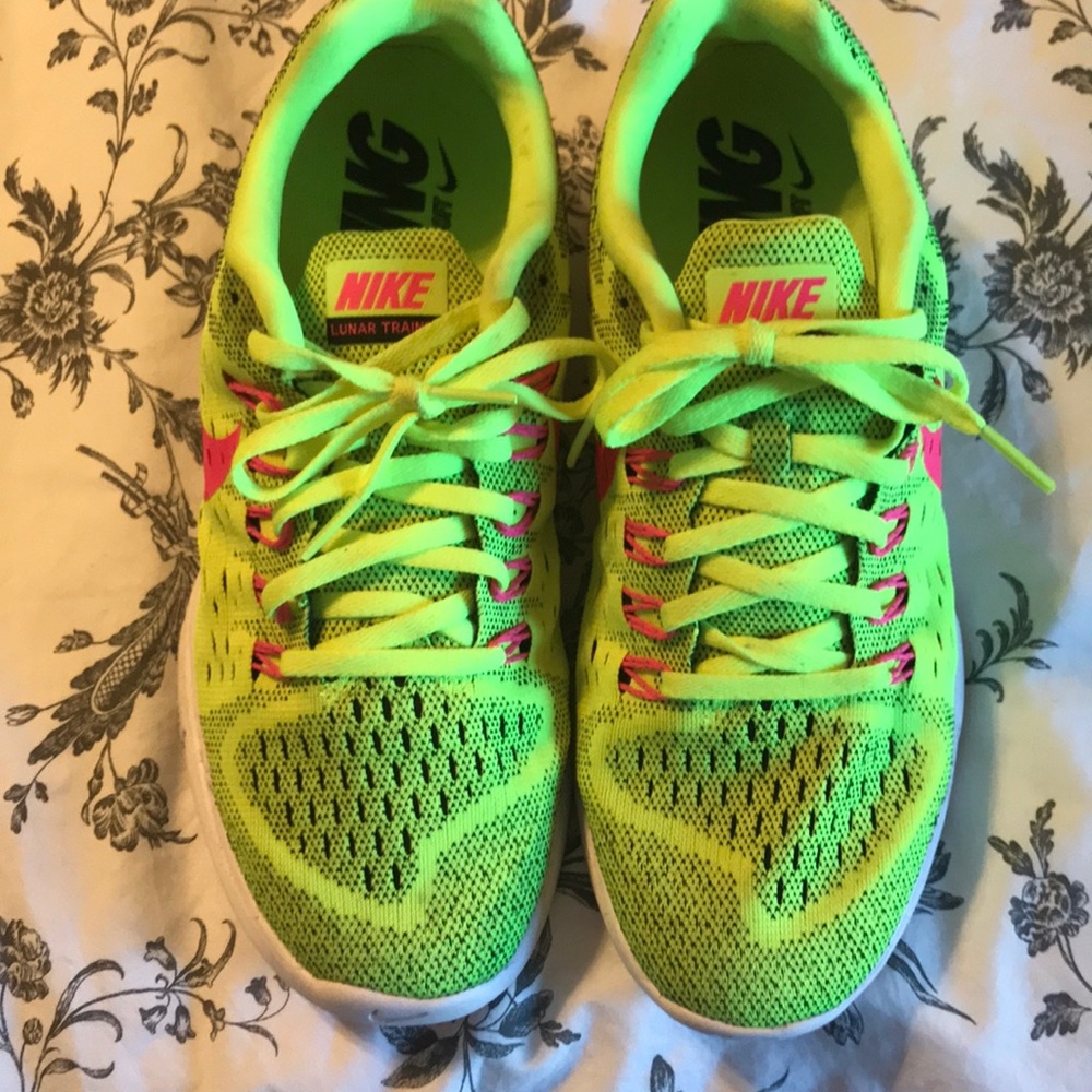 Nike size 9 running shoe
