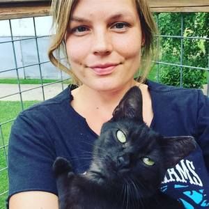 Meet your Posher, Pia