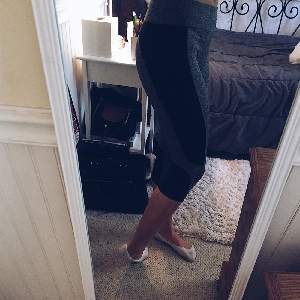 grey activewear leggings