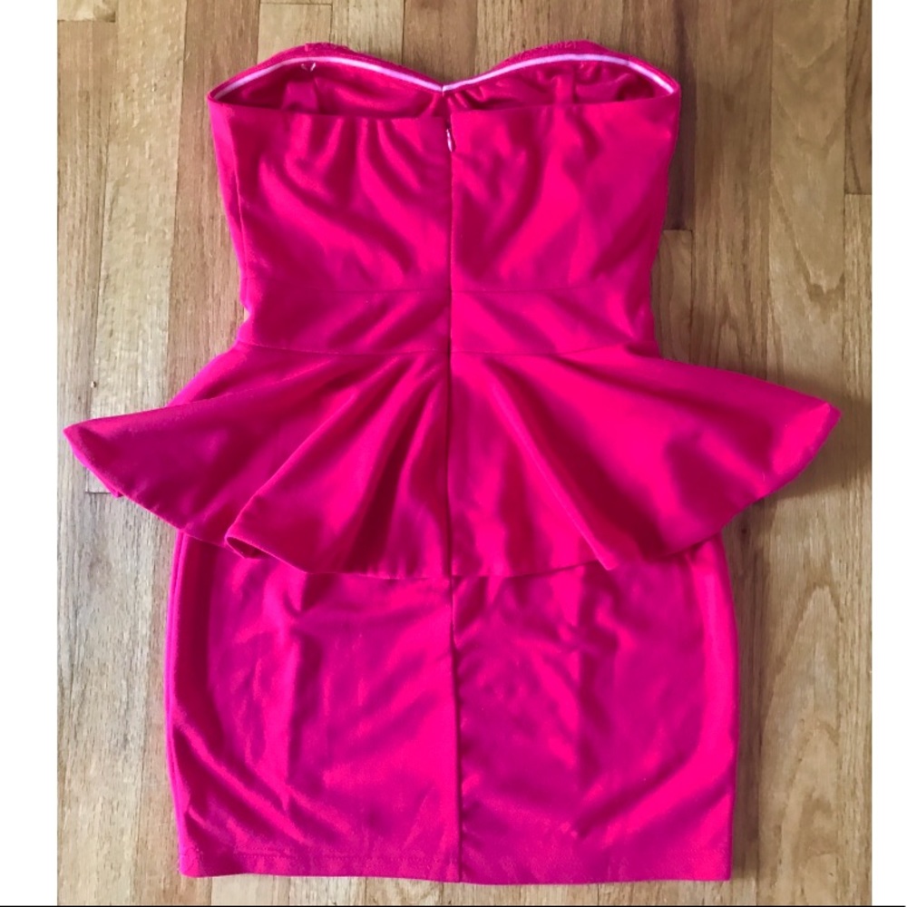 Pink lace peplum strapless bandeau mini dress - Picture 3 of 8