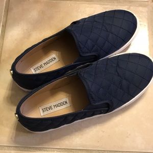 Stave madden - quilted fabric, slip-ons