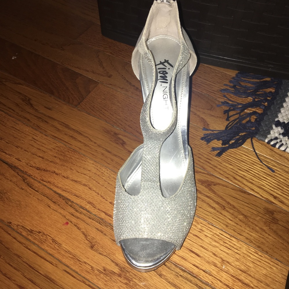 Heels! - Picture 3 of 3