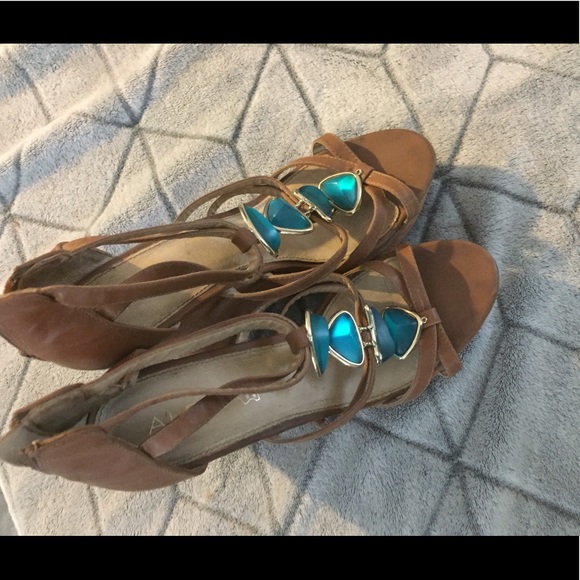 Suede Aldo’s ingeborg wedges with gem detailing - Picture 4 of 6