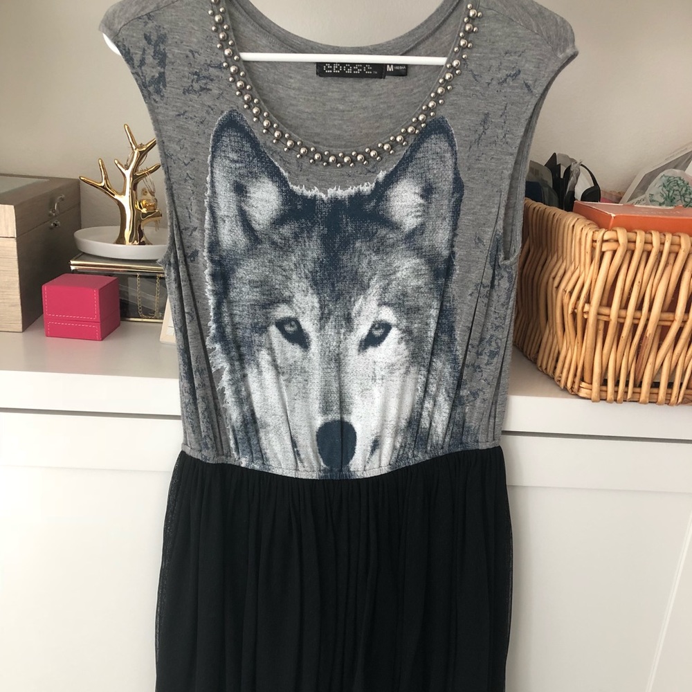 Wolf pattern with black lace dress