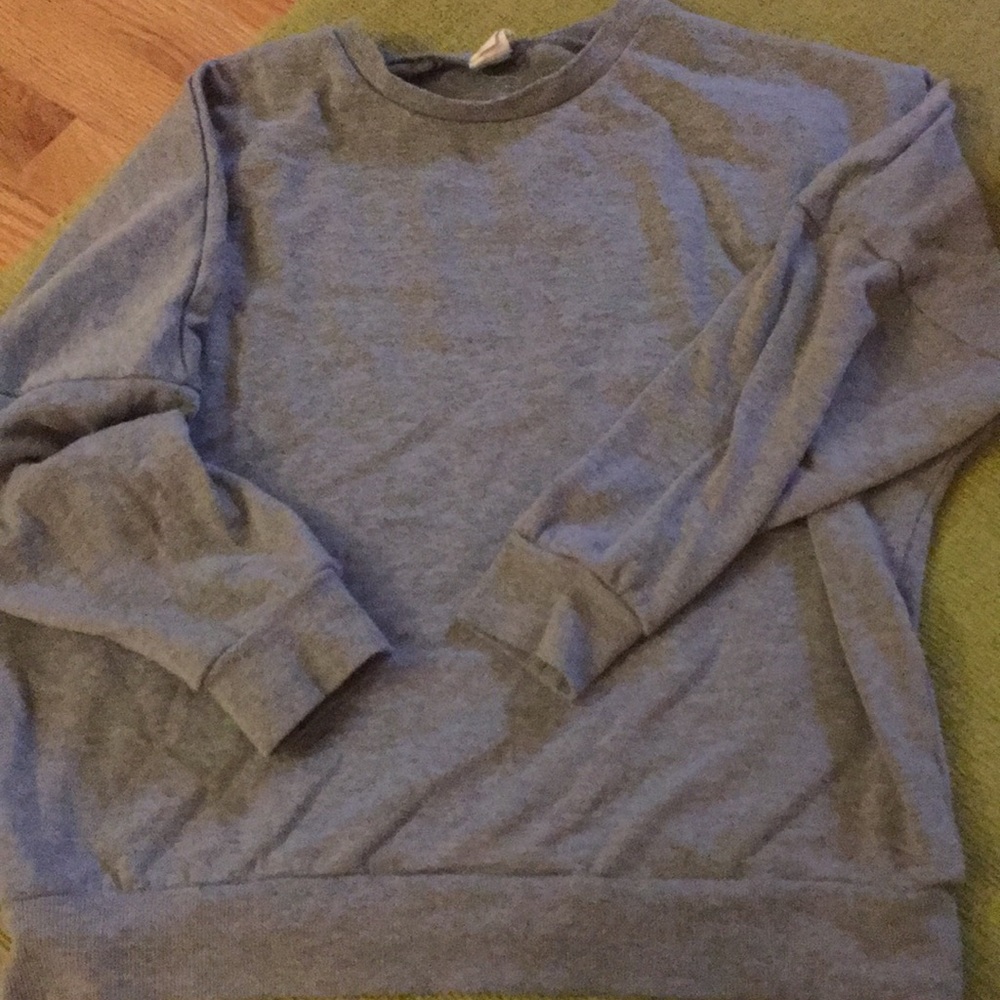 Great sweatshirt with back skull detail - Picture 2 of 3