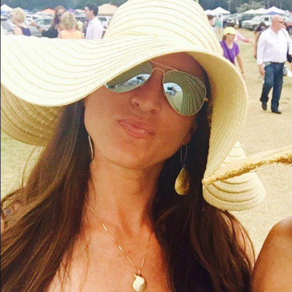 Meet your Posher, Stacey - Picture 1 of 1