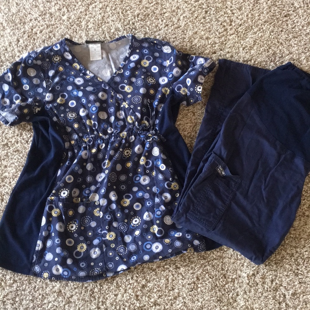 Maternity scrub set
