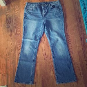 Curvy Bootcut Blue Jeans