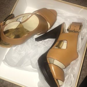 Brown leather Michael kors high heels
