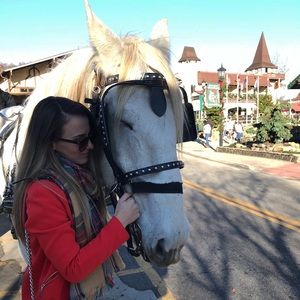 Meet your Posher, Jovana