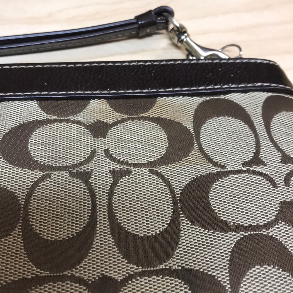 Coach Wristlet - Picture 3 of 4