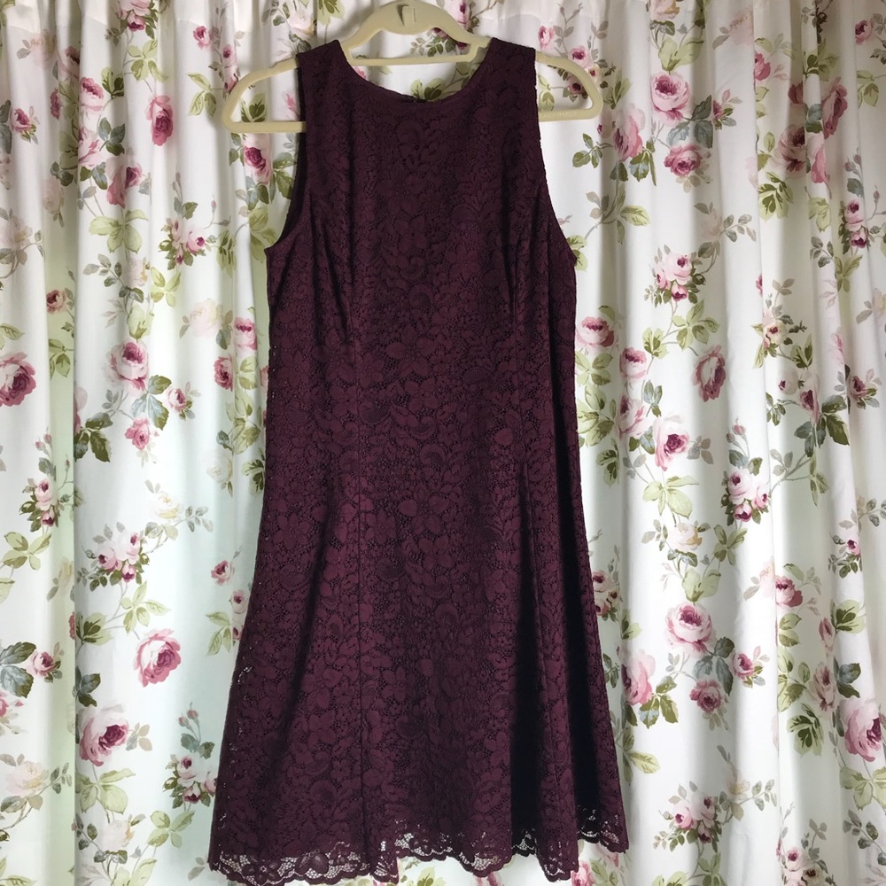 Ann Taylor lace dress. Size 10.