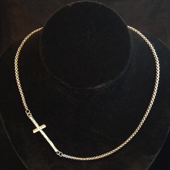 Jewelry - Cross necklace
