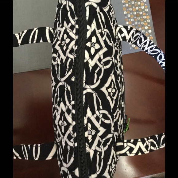 NWT VERA BRADLEY VILLAGER TOTE - Picture 3 of 4