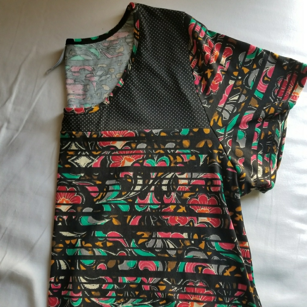 3x Lularoe Classic T